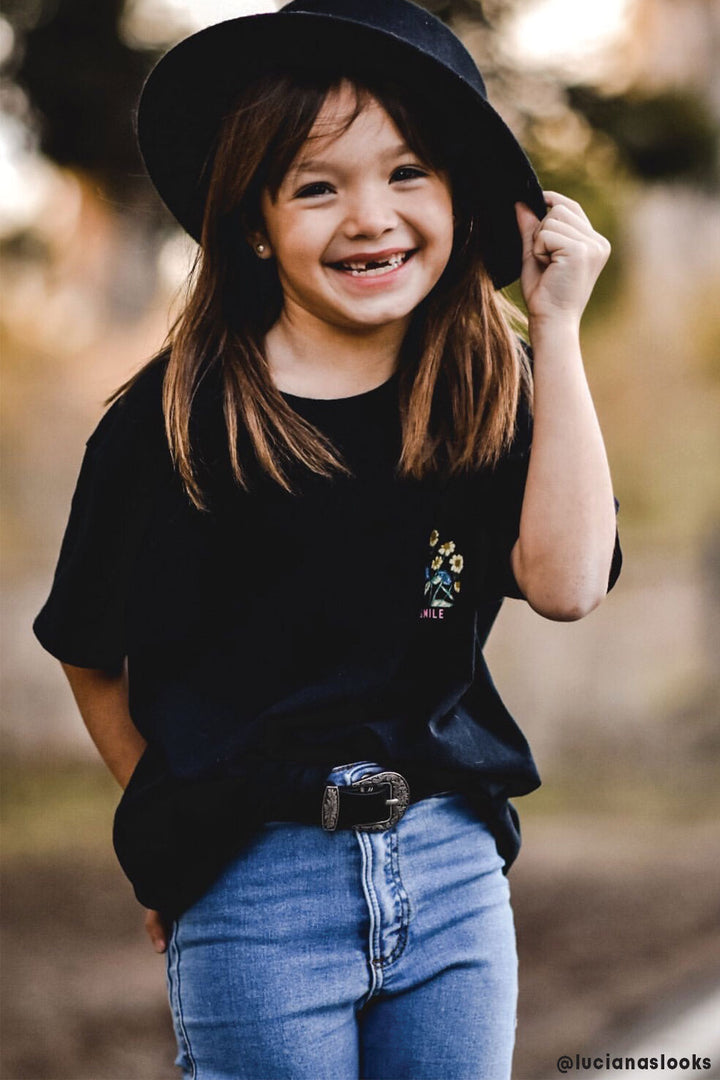 smile flower　navy Smile Flower T-shirt – Port 213.com